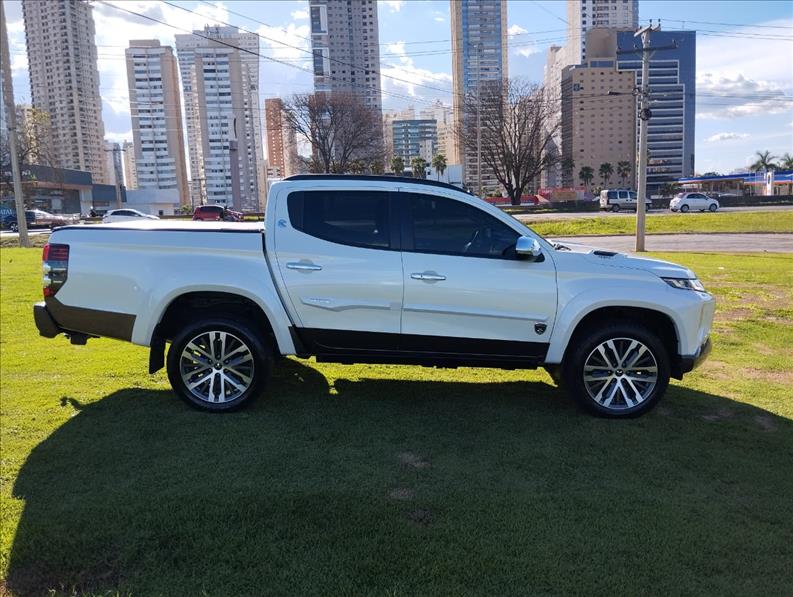  L200 TRITON  2.4 16V Turbo Sport Hpe-s Terra CD 4X4 1