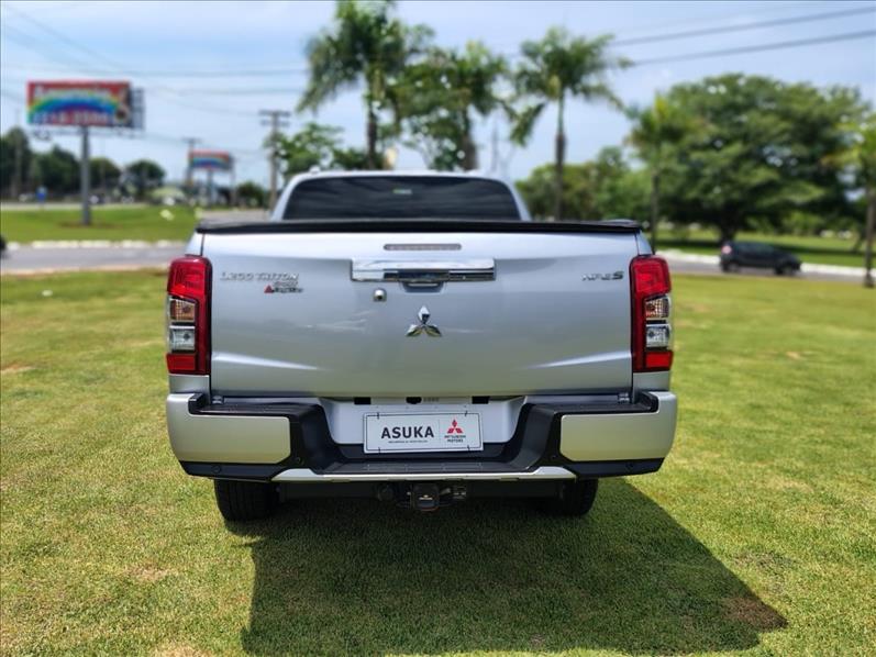  L200 TRITON  2.4 16V Turbo Sport Hpe-s CD 4X4 2