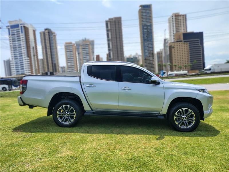  L200 TRITON  2.4 16V Turbo Sport Hpe-s CD 4X4 1