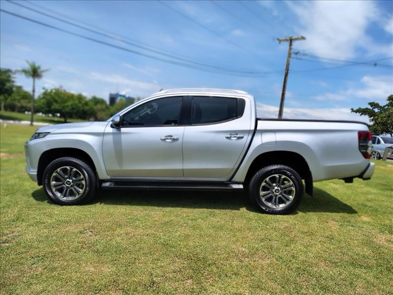  L200 TRITON  2.4 16V Turbo Sport Hpe-s CD 4X4 3