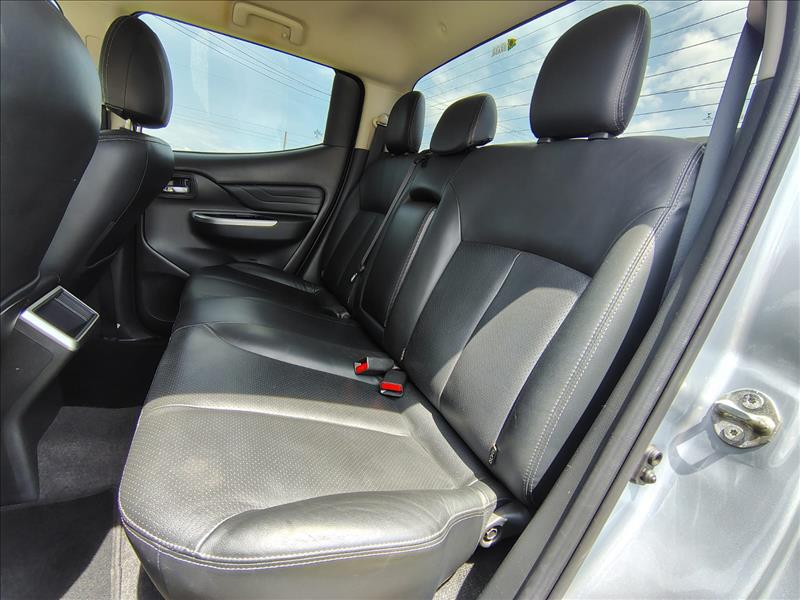  L200 TRITON  2.4 16V Turbo Sport Hpe-s CD 4X4 7