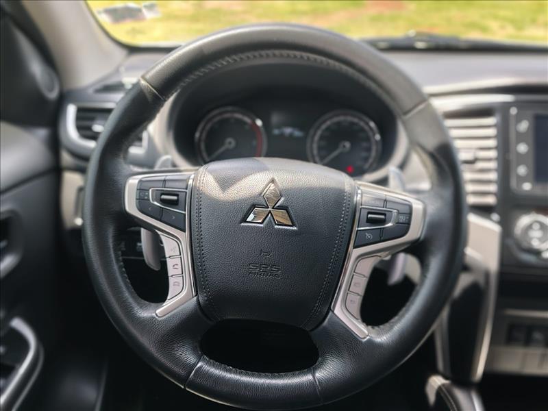  L200 TRITON  2.4 16V Turbo Sport Hpe-s CD 4X4 9