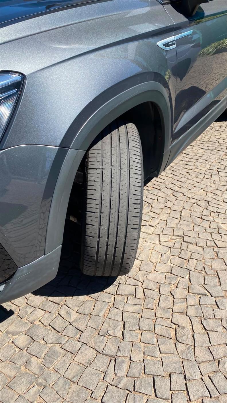  TAOS  1.4 250 TSI Highline 13