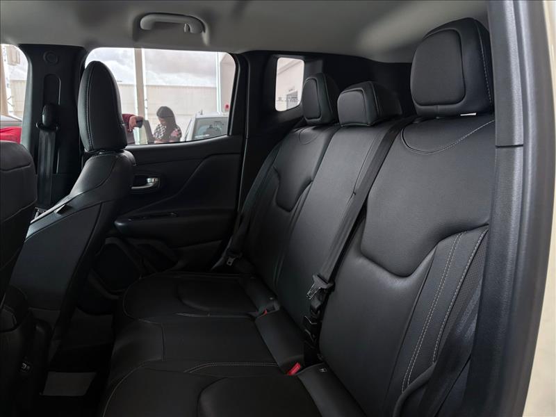  RENEGADE  1.3 T270 Turbo Longitude 9