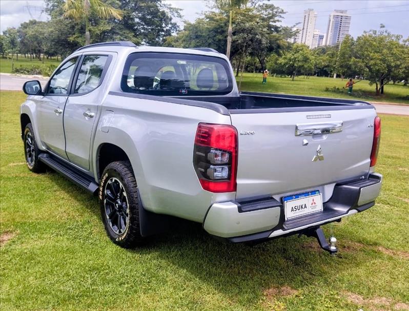  L200 TRITON  2.4 16V Turbo Sport HPE CD 4X4 2