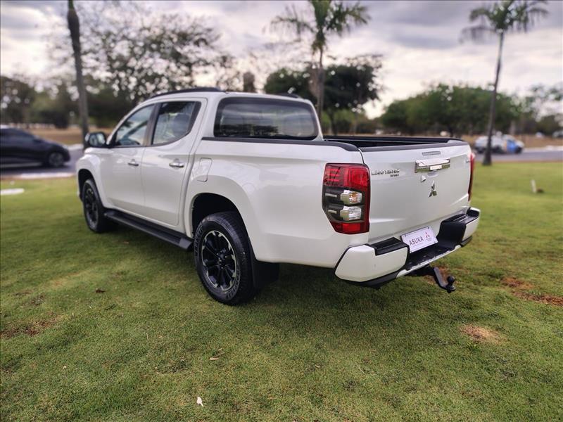  L200 TRITON  2.4 16V Turbo Sport HPE CD 4X4 3
