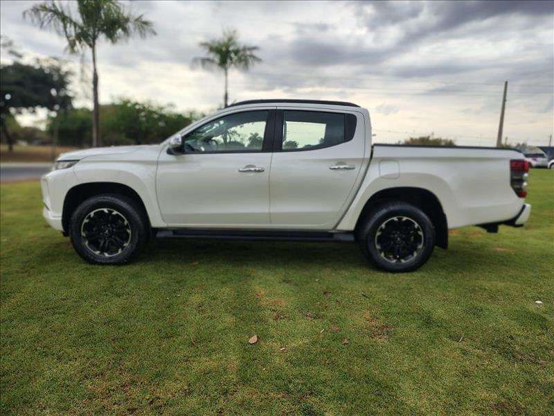  L200 TRITON  2.4 16V Turbo Sport HPE CD 4X4 2