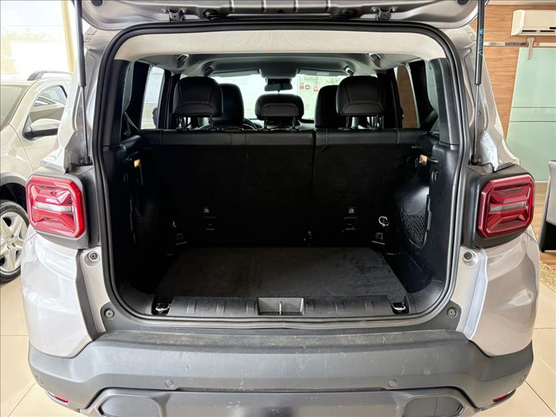  RENEGADE  1.3 T270 Turbo Longitude 14