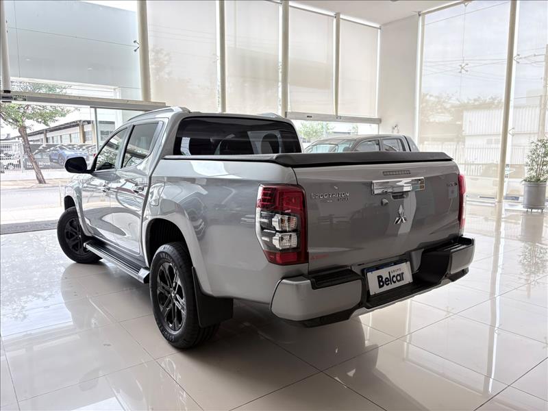  L200 TRITON  2.4 16V Turbo Sport Hpe-s CD 4X4 3