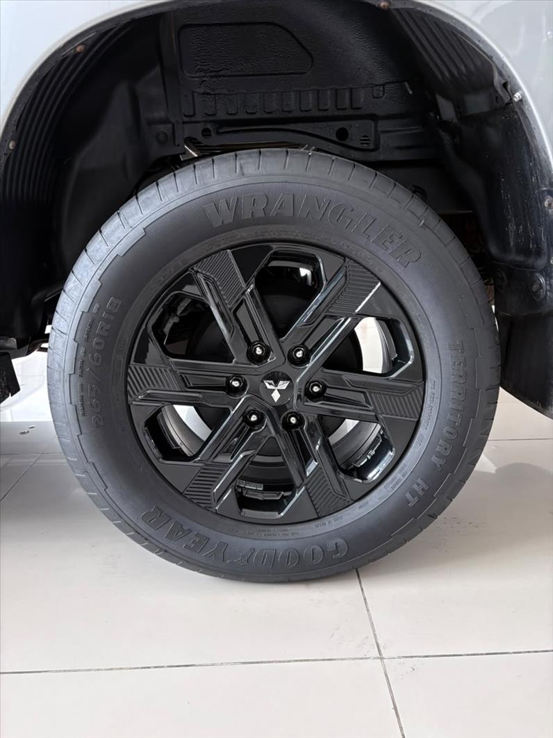  L200 TRITON  2.4 16V Turbo Sport Hpe-s CD 4X4 16