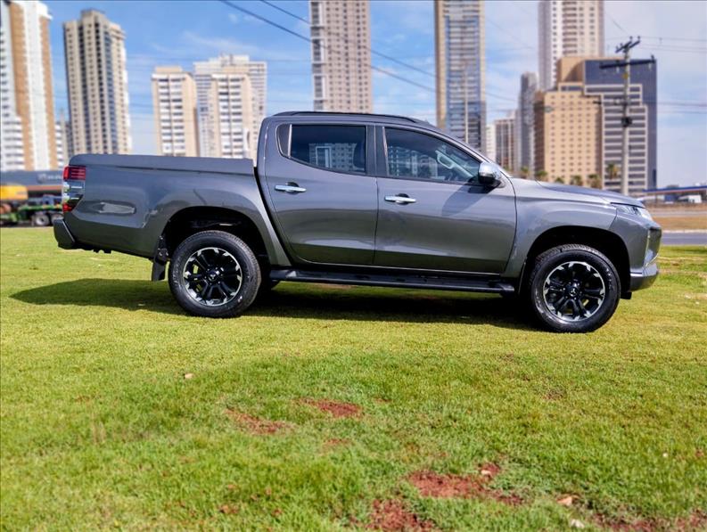  L200 TRITON  2.4 16V Turbo Sport HPE CD 4X4 1