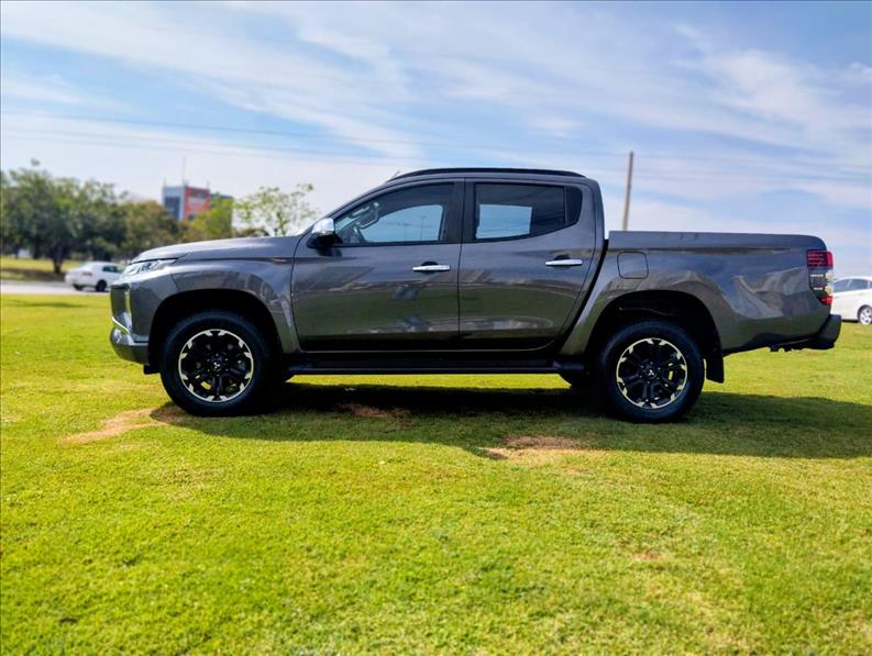  L200 TRITON  2.4 16V Turbo Sport HPE CD 4X4 3