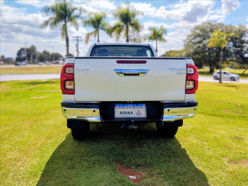  HILUX  2.8 D-4d Turbo CD SRX 4X4 2