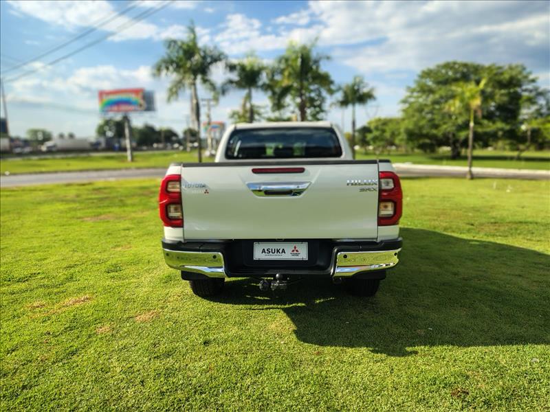  HILUX  2.8 D-4d Turbo CD SRX 4X4 2