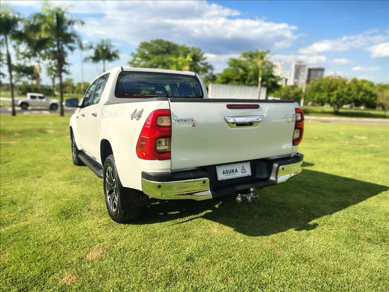  HILUX  2.8 D-4d Turbo CD SRX 4X4 3
