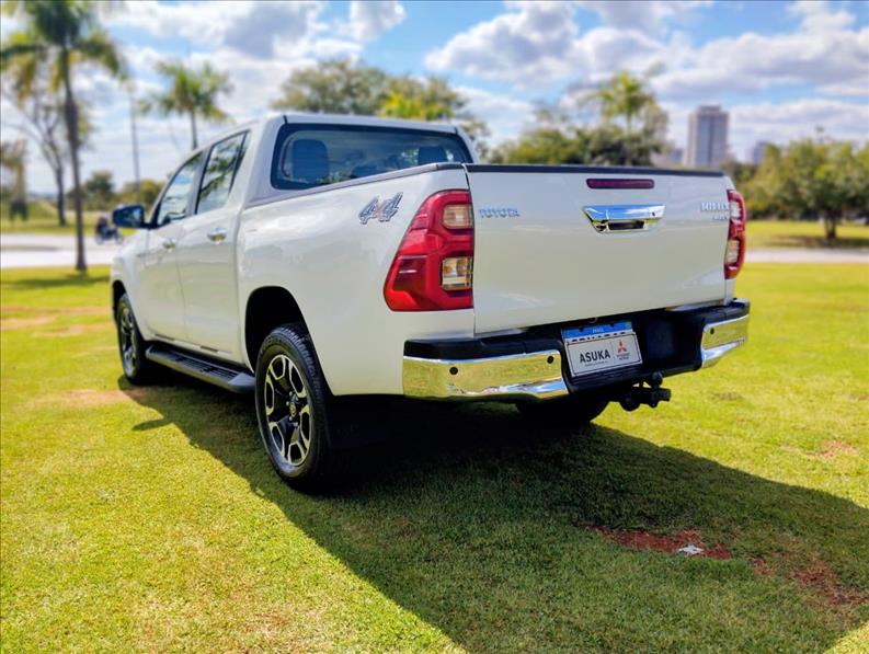  HILUX  2.8 D-4d Turbo CD SRX 4X4 4