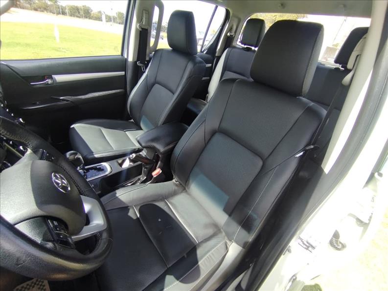  HILUX  2.8 D-4d Turbo CD SRX 4X4 6