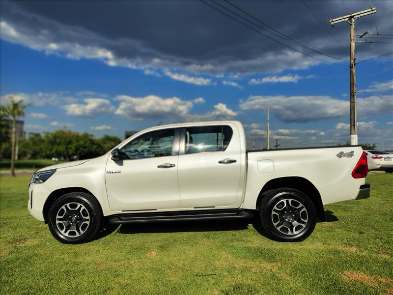  HILUX  2.8 D-4d Turbo CD SRX 4X4 4