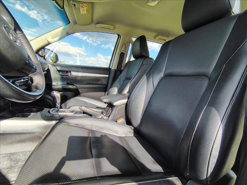 HILUX  2.8 D-4d Turbo CD SRX 4X4 6