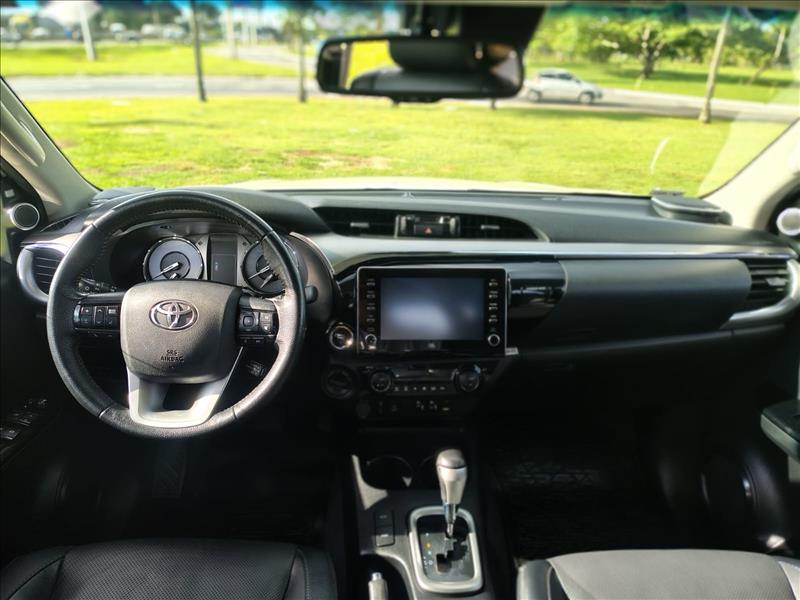  HILUX  2.8 D-4d Turbo CD SRX 4X4 8