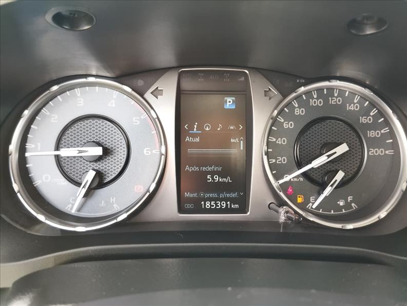  HILUX  2.8 D-4d Turbo CD SRX 4X4 13