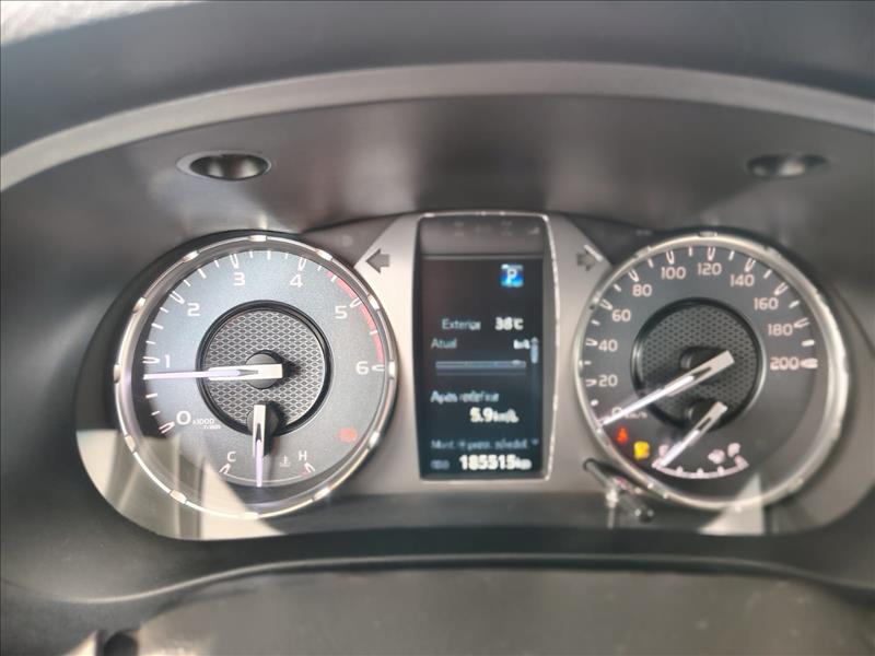  HILUX  2.8 D-4d Turbo CD SRX 4X4 12