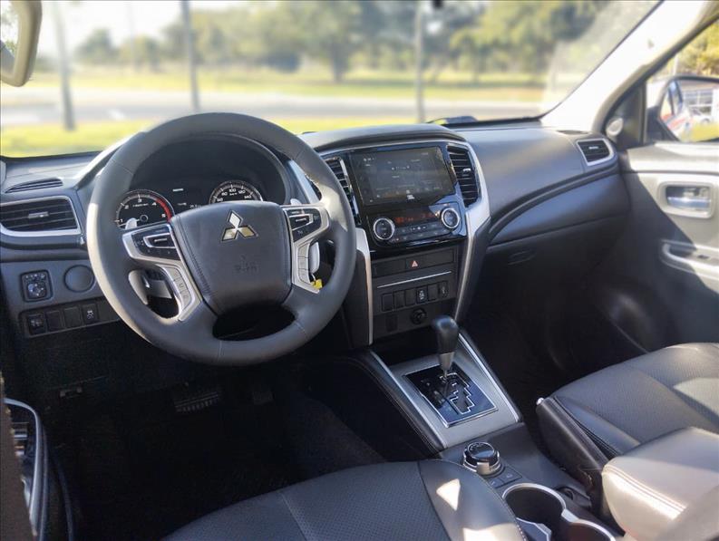  L200 TRITON  2.4 16V Turbo Sport HPE CD 4X4 10