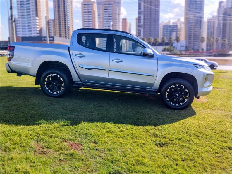  L200 TRITON  2.4 16V Turbo Sport HPE CD 4X4 1