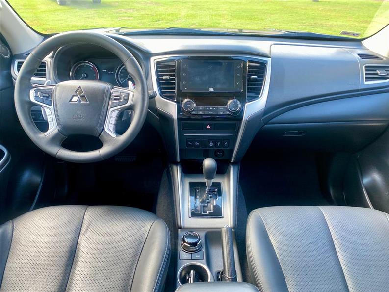  L200 TRITON  2.4 16V Turbo Sport Hpe-s CD 4X4 9