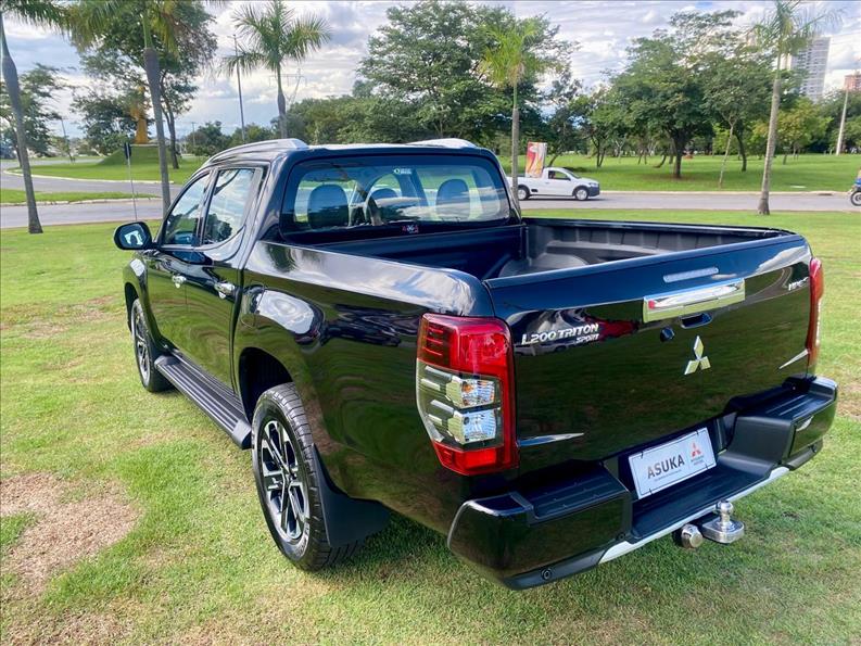  L200 TRITON  2.4 16V Turbo Sport Hpe-s CD 4X4 3