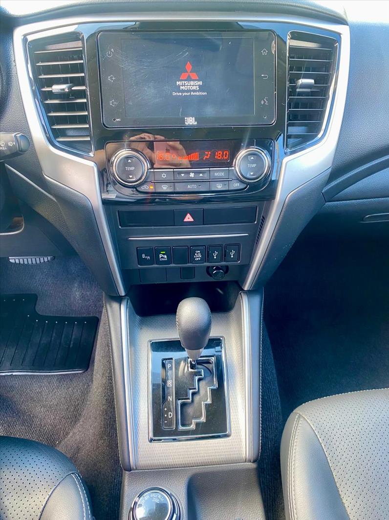  L200 TRITON  2.4 16V Turbo Sport Hpe-s CD 4X4 8