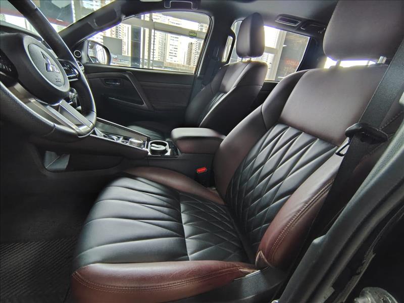  PAJERO SPORT  2.4 16V Mivec Turbo Legend Black AWD 6