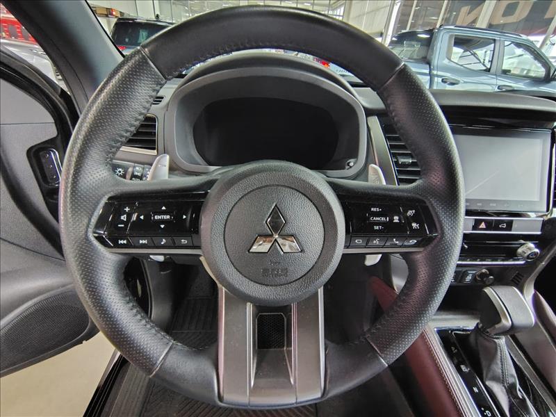  PAJERO SPORT  2.4 16V Mivec Turbo Legend Black AWD 12