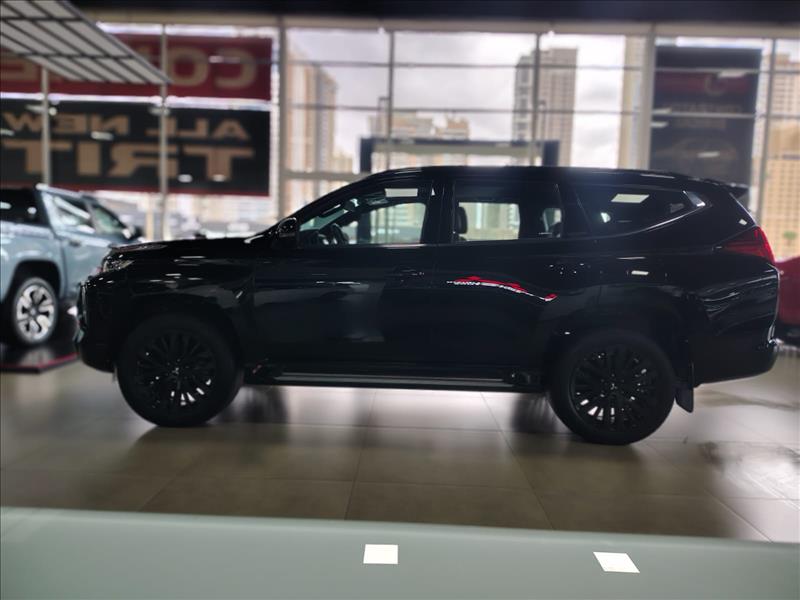  PAJERO SPORT  2.4 16V Mivec Turbo Legend Black AWD 4
