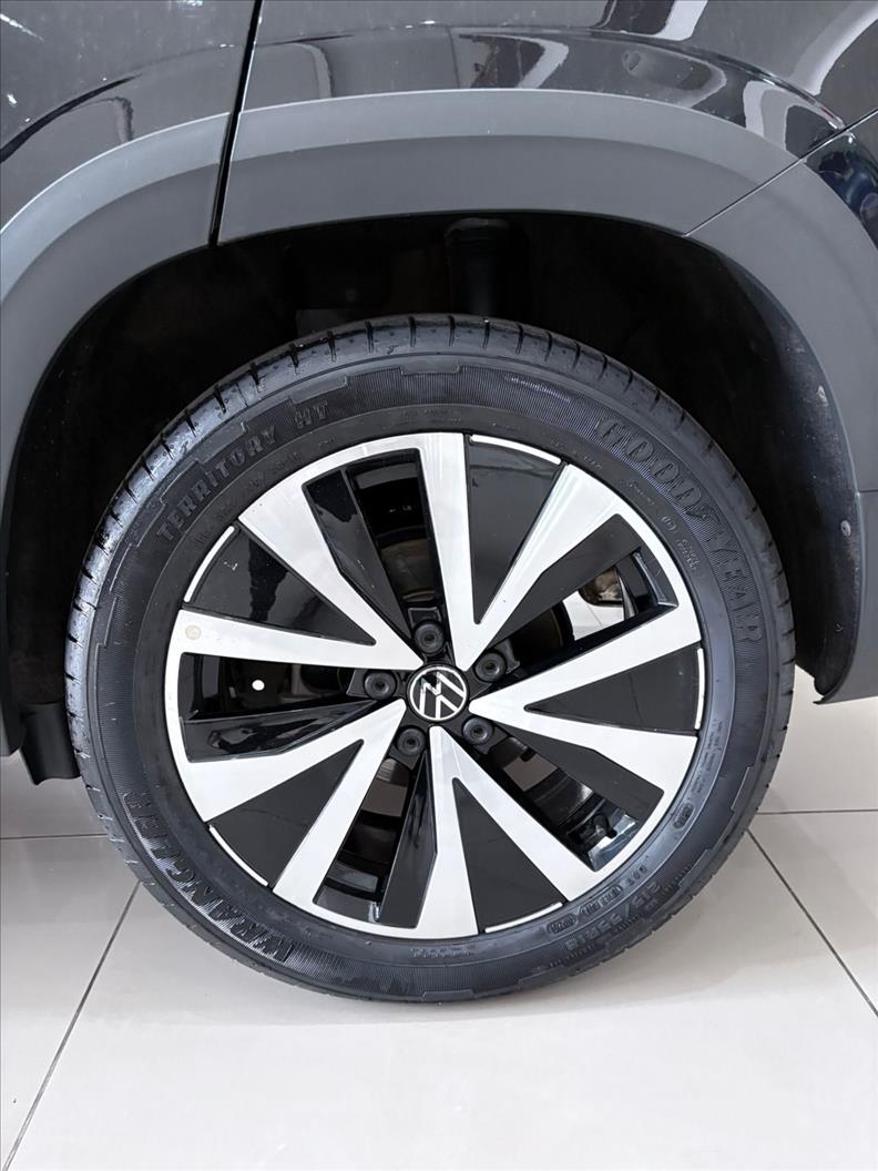  TAOS  1.4 250 TSI Highline 17