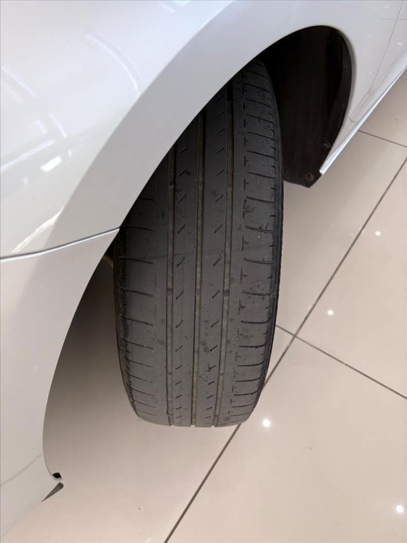  ONIX  1.0 LT 16