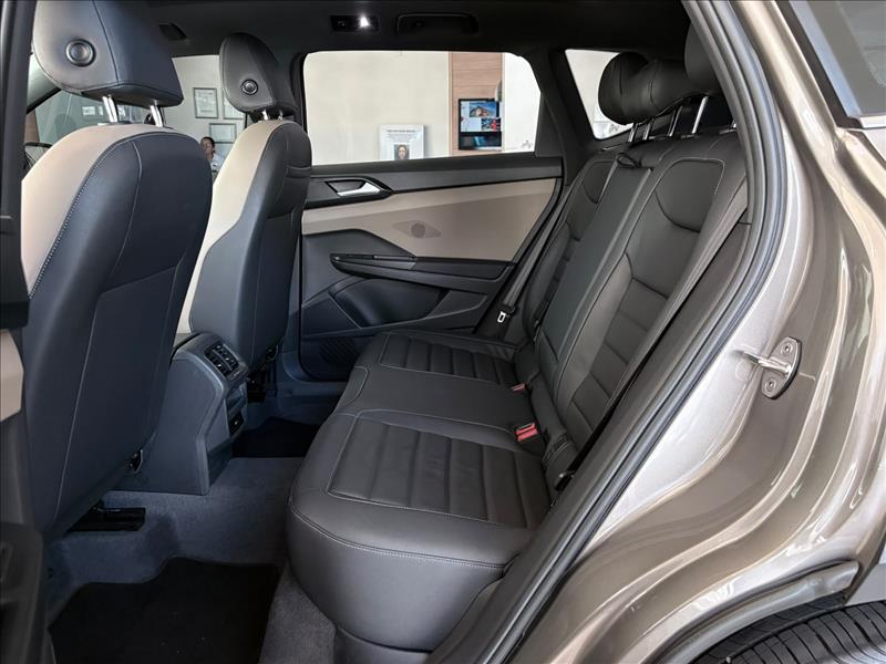  TAOS  1.4 250 TSI Highline 9