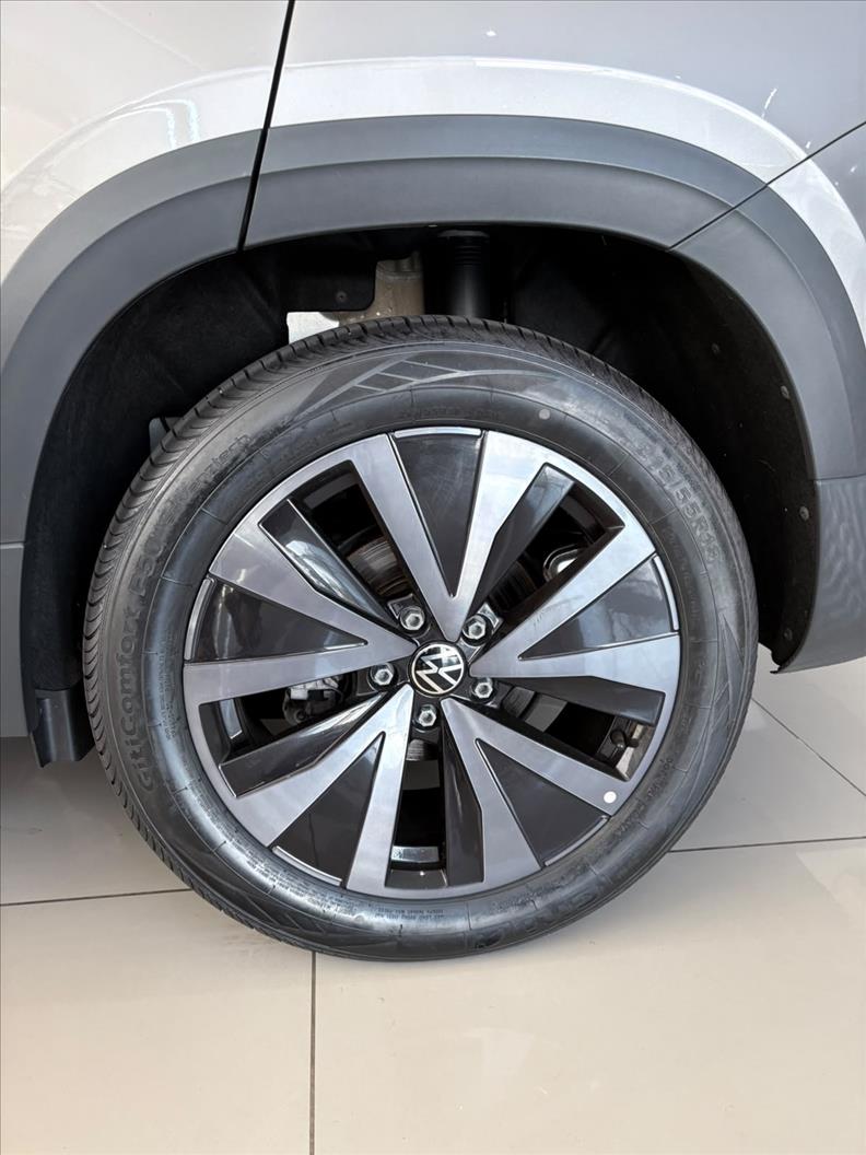  TAOS  1.4 250 TSI Highline 18