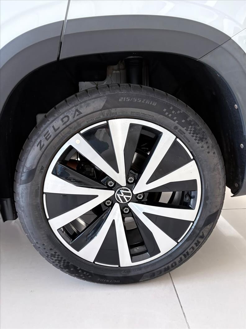  TAOS  1.4 250 TSI Highline 18