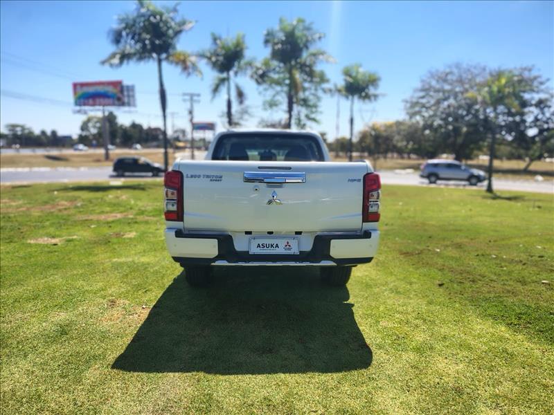 L200 TRITON  2.4 16V Turbo Sport HPE CD 4X4 2