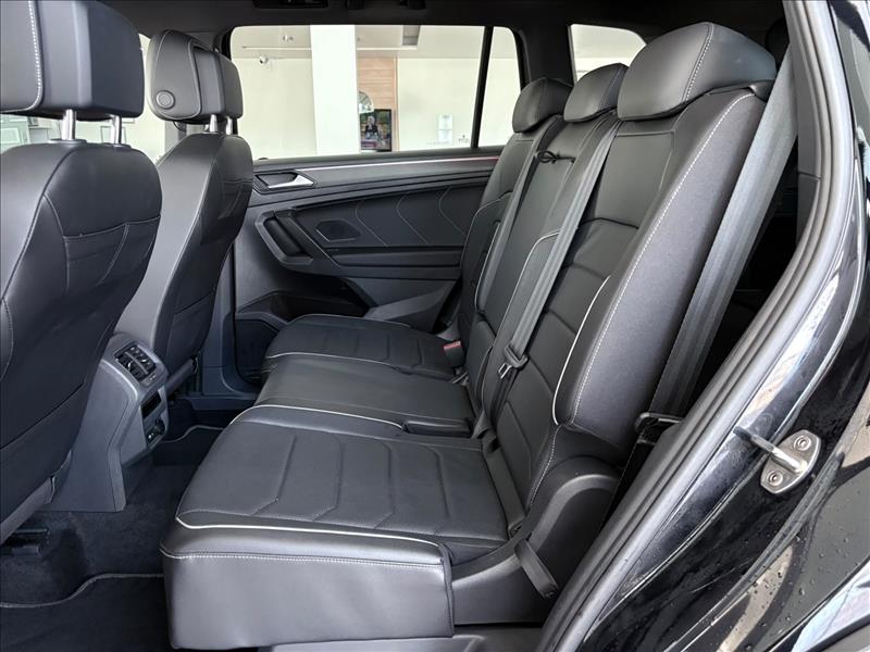  TIGUAN  2.0 300 TSI Allspace R-line 9