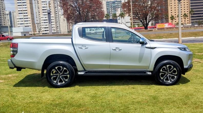  L200 TRITON  2.4 16V Turbo Sport Hpe-s CD 4X4 1