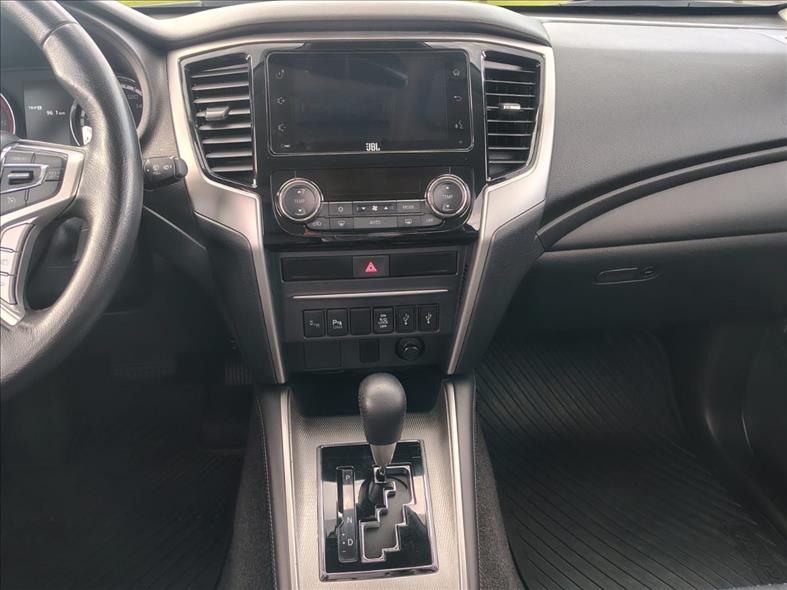  L200 TRITON  2.4 16V Turbo Sport Hpe-s CD 4X4 10