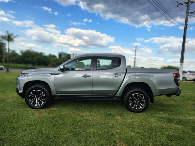 L200 TRITON  2.4 16V Turbo Sport Hpe-s CD 4X4 4