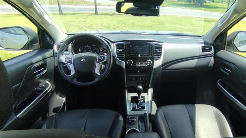  L200 TRITON  2.4 16V Turbo Sport Hpe-s CD 4X4 9
