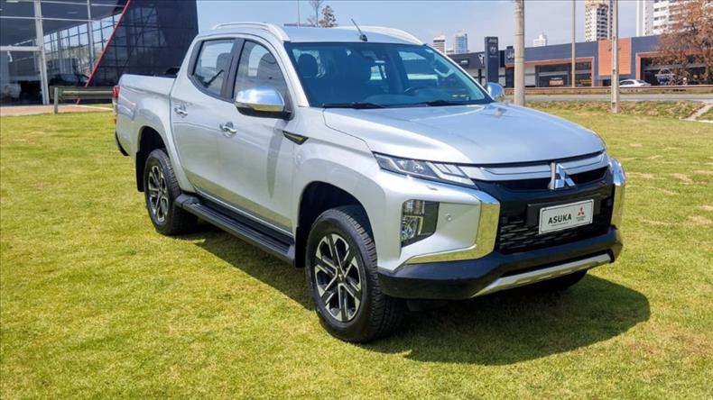  L200 TRITON  2.4 16V Turbo Sport Hpe-s CD 4X4 0