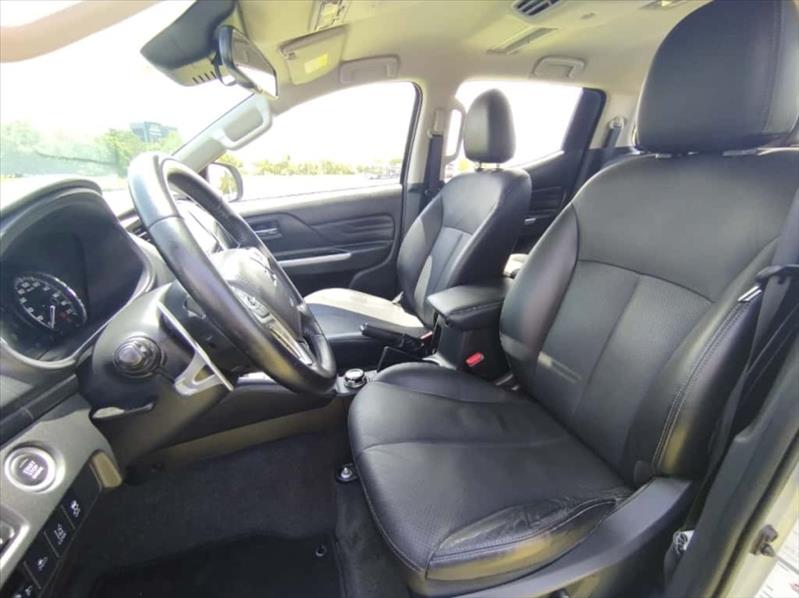  L200 TRITON  2.4 16V Turbo Sport Hpe-s CD 4X4 7