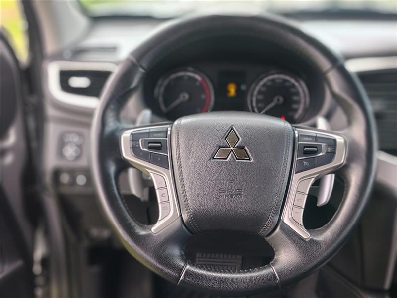  L200 TRITON  2.4 16V Turbo Sport Hpe-s CD 4X4 9