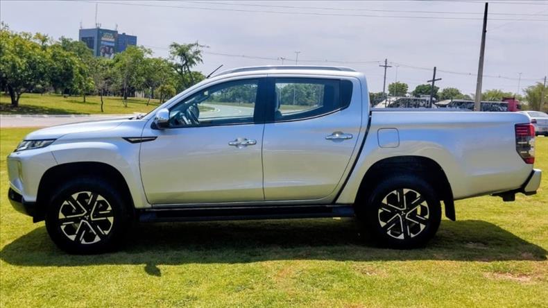  L200 TRITON  2.4 16V Turbo Sport Hpe-s CD 4X4 4