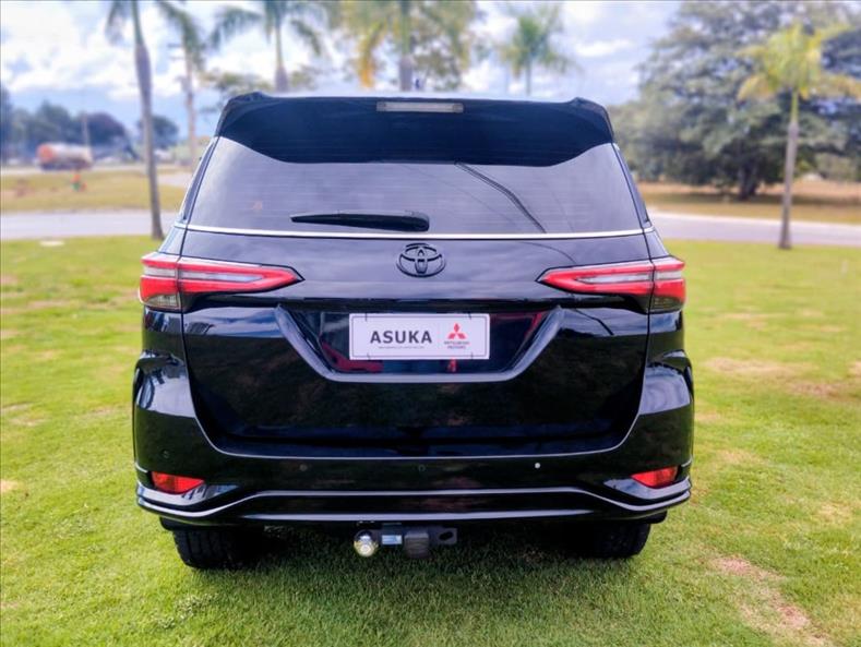  HILUX SW4  2.8 D-4d Turbo Diamond 7L 4X4 2